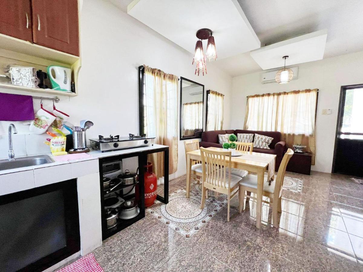 Beach Resorts Walking Distance To The Town House ダバオ　シティ エクステリア 写真